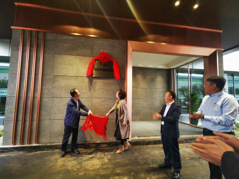 新起點 新征程 新要求 ——市國資委黨委書記、主任苗惠芳，市城管局黨組書記、局長易勛指導城市停車建設(shè)工作