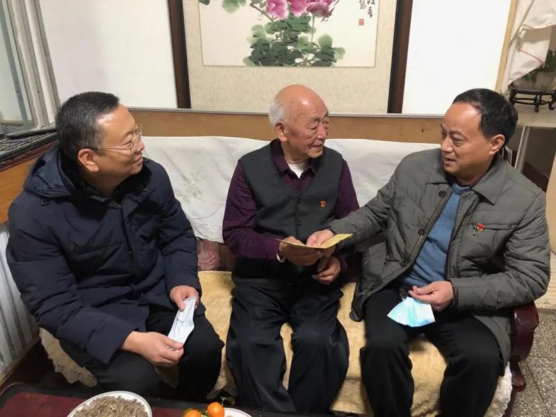 弘義集團(tuán)開展春節(jié)前走訪慰問生活困難黨員、老黨員、老干部活動